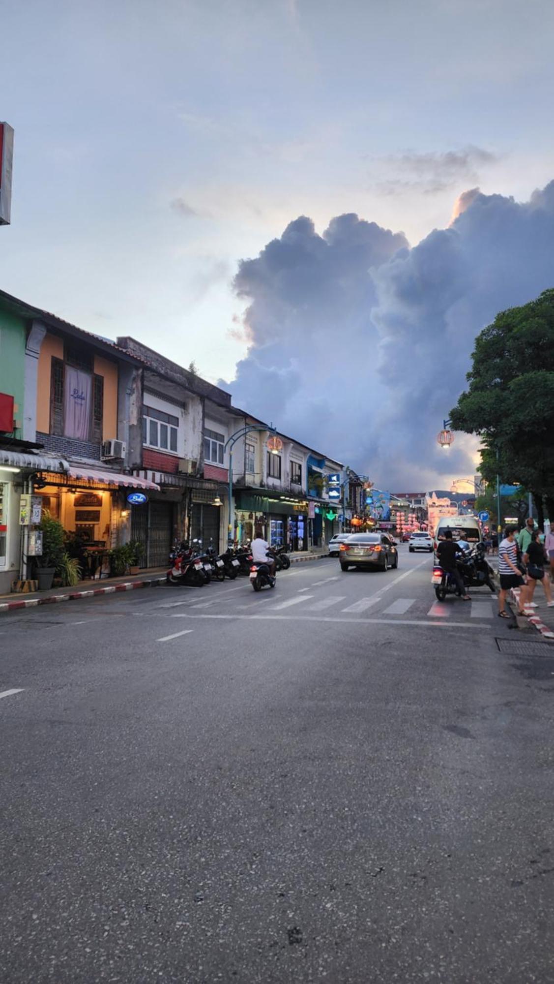 Готель Ihoc - Phuket Oldtown Ban Lo Long Екстер'єр фото
